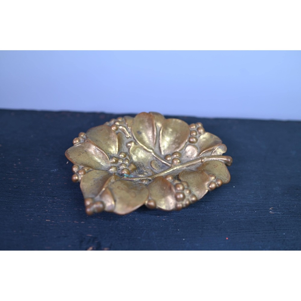 Vintage 1956 VA Metalcrafters Mistletoe Brass Trinket Dish Gold 4-56 Ring Bowl